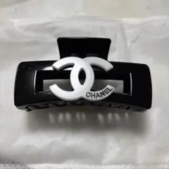 CHANEL ヘアクリップ ブラック/ホワイト