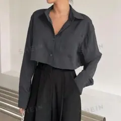 SHEIN DAZY ダークグレー　クロップ丈シャツ