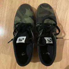 Nike SB カモフラージュ スニーカー　迷彩　ナイキ