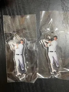ジャイアンツ つながるアクリルチャーム 坂本勇人 - メルカリ