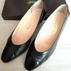 銀座ヨシノヤ Yoshinoya ブラックパンプス