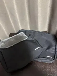 Incase 雑誌付録　オーガナイザー ケース セットブラックのサムネイル