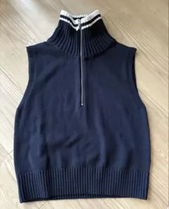 H &Mネイビー ハイネック ニットベスト