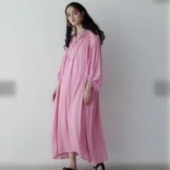 【LARUTA】ボリュームスリーブ大人のたっぷりギャザーワンピース ピンク L