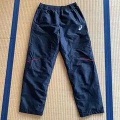 ASICS ブラックパンツ レッドアクセント