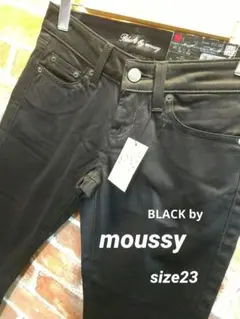新品未使用 BLACK by moussy クロップドパンツのサムネイル