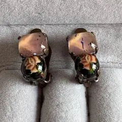 ヴィンテージ風 ピンク 紫 黒 薔薇 クリップイヤリング