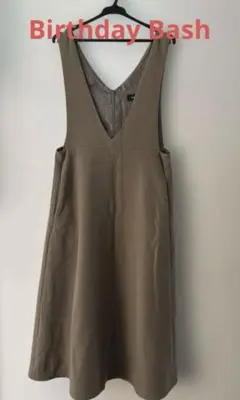 バースデーバッシュ　vネック　ジャンパースカート　フリーサイズ