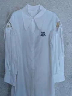 オフショルダーリボン付きホワイトシャツ F