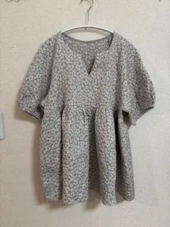 花柄ジャガード パフスリーブ ブラウス 半袖 Sサイズのサムネイル