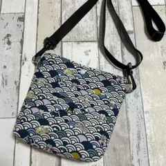 猫柄　サコッシュ　ハンドメイド　ショルダー紐付き