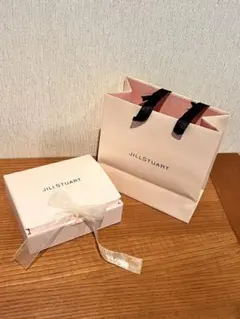 [美品]JILL STUART ジルスチュアート ショップ袋とギフトボックス