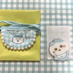 ちいかわベビー　ミニよだれかけ　ぷっくりアクリルマグネット　ハチワレ