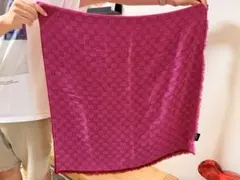 GUCCI グッチ 大判ストール ショール 140×140cm イタリア製のサムネイル