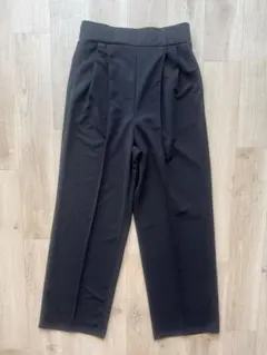 黒いワイドパンツ ゴムウエスト プリーツ入り M