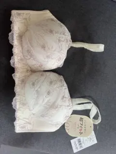 tutuanna 超フィットブラ D65 ホワイトのサムネイル
