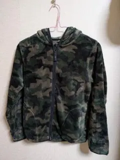上着 キッズ 迷彩 フリースジャケット 150 防寒着 トップバリュ フード付
