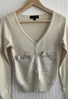 ジルスチュアート　ニットカーディガン　アイボリー　Ｍ　リボン付き　春秋冬