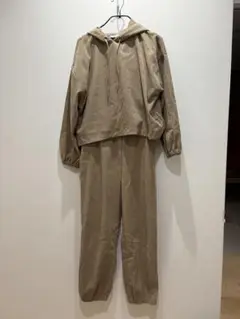 ZARA ベージュ フード付きセットアップ
