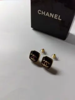 CCマーク スクエアスタッドピアス ブラックゴールド　ノベルティ　☆8