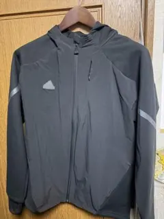 adidas ランニングジャケット