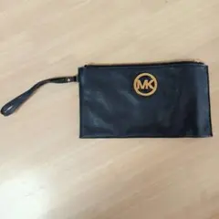 【値下げしました！】MICHAEL KORS ポーチ ブラック リストレットのサムネイル