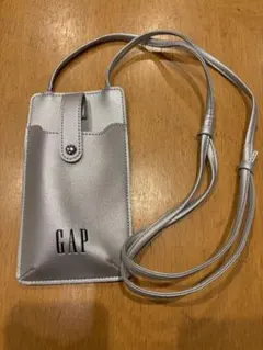GAP シルバー スマホショルダーバッグ