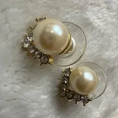 モネMONET フェイクパール/ラインストーンピアス　ゴールド　美品のサムネイル