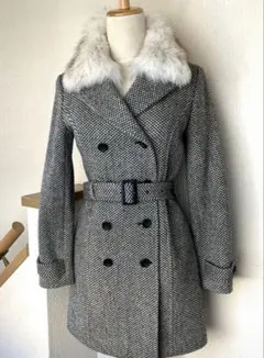 【ナチュラルビューティーベーシック】ファー付きグレーとホワイトツイードコート