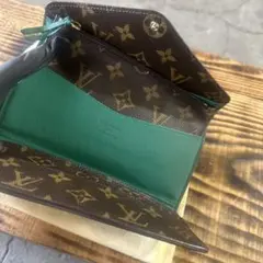 ルイヴィトン ポルトフォイユ 緑 美品 3つ折り財布のサムネイル