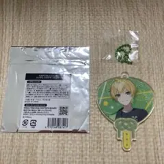 AMPTAKxCOLORSの「ぷりっつ」うちわ型アクリルキーホルダー
