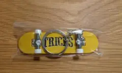 TRICKS スケボー キーホルダー イエロー