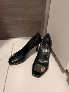 DIANA ブラック オープントゥパンプス