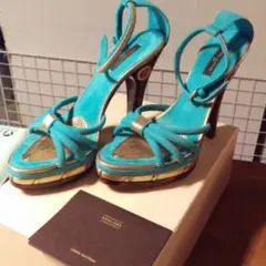 LOUIS VUITTON ストラップ付ヒールのサムネイル