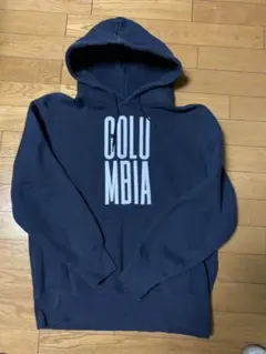 値下‼️Columbia 刺繍ロゴ裏ボアフード付きパーカーネイビーのサムネイル