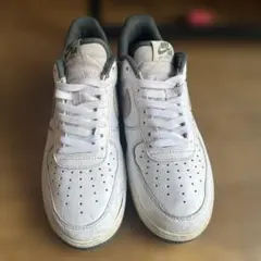 NIKE AIR FORCE 1のサムネイル