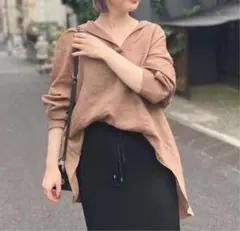 rouge vif Sophie麻バックスリットVネックシャツのサムネイル