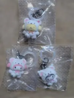 ふわふわスノーめじるしアクセサリー サンリオ　３点おまとめ　ガチャ　②