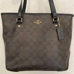 COACH ロゴ入りショルダーバッグ 大容量