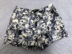 H&M購入リゾートフラワー柄ショートパンツ