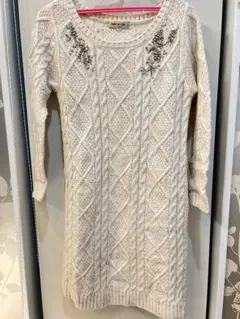美品　Appetizer-ride アイボリー ケーブルロングニット　ビーズ