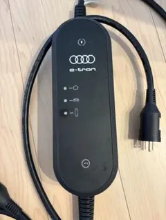 Audi純正　充電ケーブル　3.6kw 美品 送料無料のサムネイル