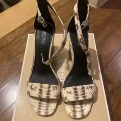 MICHAEL KORS ヘビ柄高ヒールサンダル