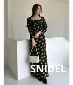 【美品】SNIDEL フラワープリント マキシワンピース