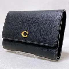 極美品　COACH　エッセンシャルミディアムフラップウォレット　黒　三つ折り財布のサムネイル