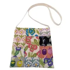 花柄のパッチワークショルダーバッグ