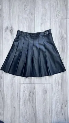 ZARA GIRLS黒 フェイクレザープリーツスカート 164㎝