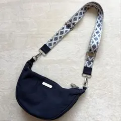 Item thumbnail for item 91d8309d-d7b2-4fa3-bc1e-660044b270bd