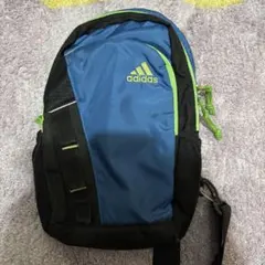 adidas 斜め掛けバックパック