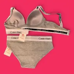 カルバンクライン♡上下セット三角ブラ×ショーツ(ロゴ入りストラップ)グレーS